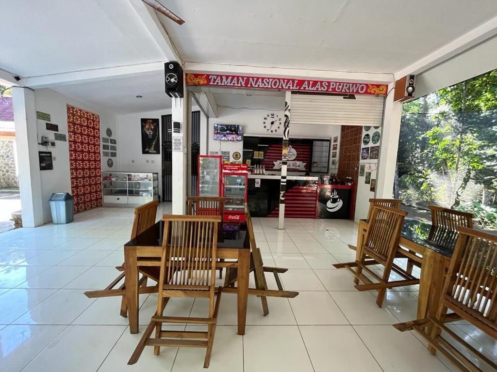 בניוואנגי Capital O 92612 Penginapan D'Alas Purwo & Beachnearpadang Savana Sadengan מראה חיצוני תמונה