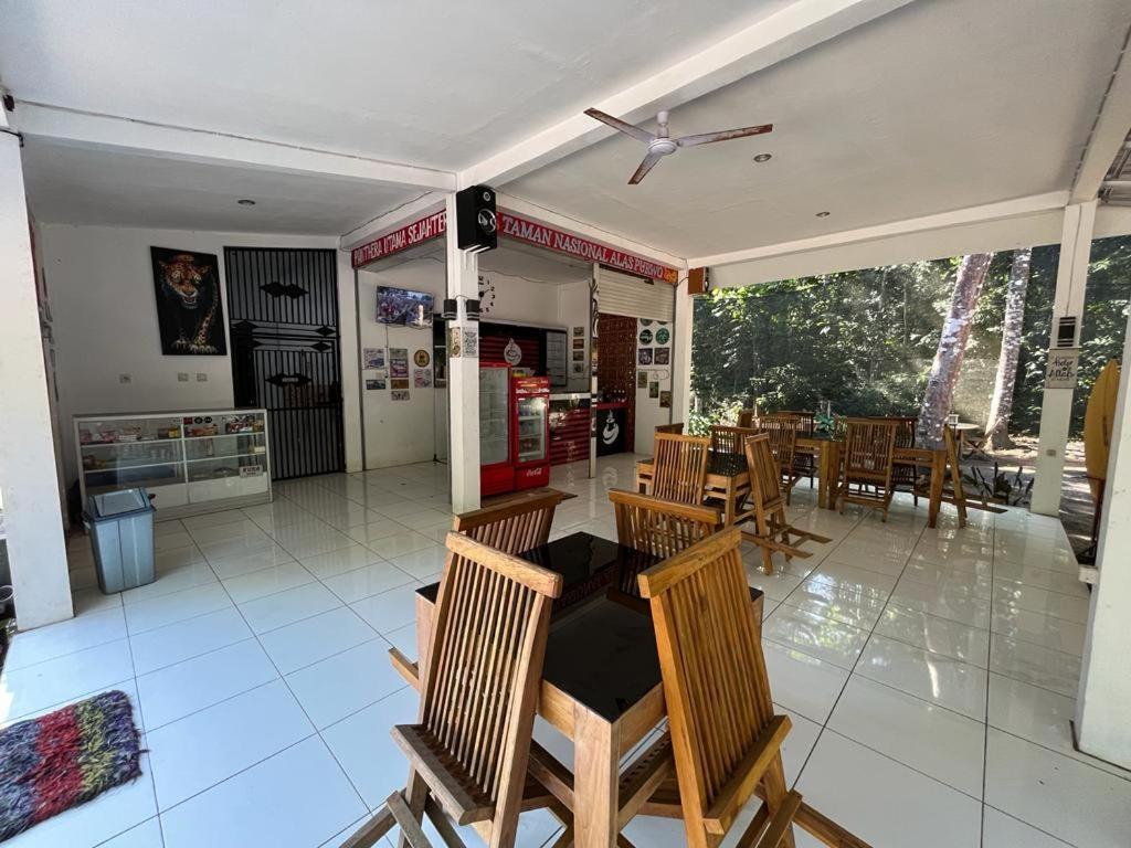בניוואנגי Capital O 92612 Penginapan D'Alas Purwo & Beachnearpadang Savana Sadengan מראה חיצוני תמונה