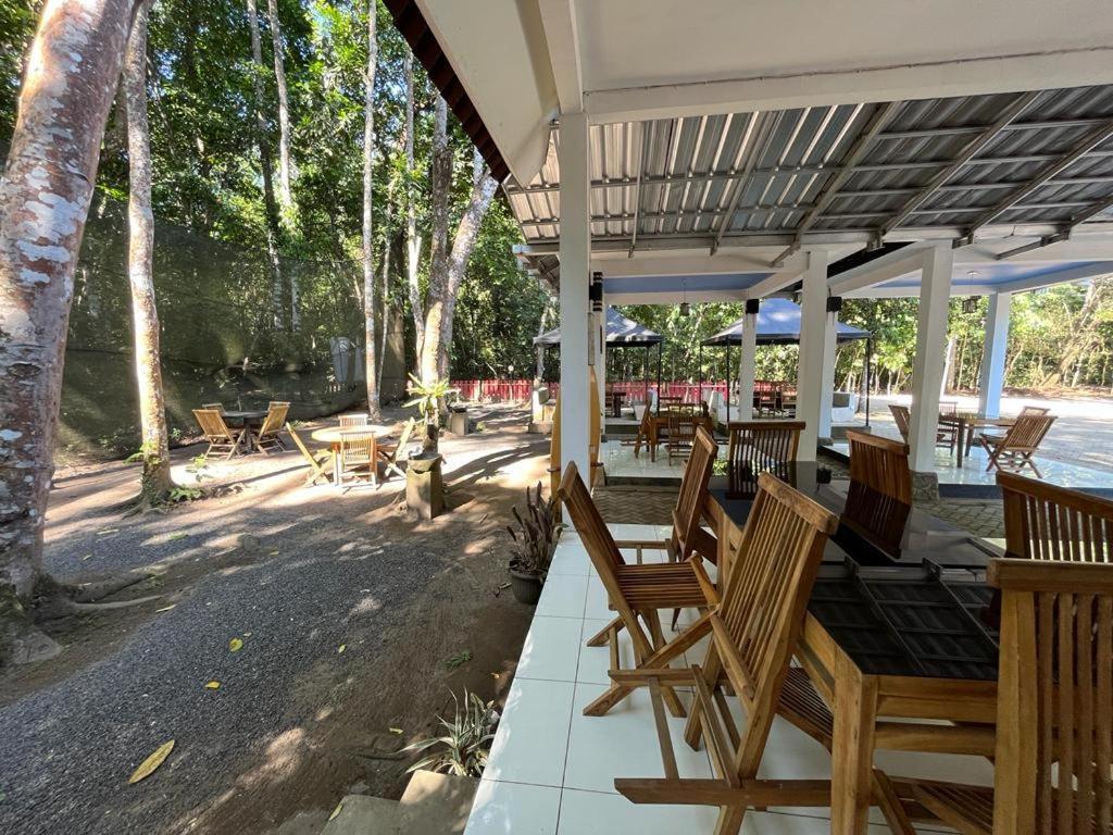 בניוואנגי Capital O 92612 Penginapan D'Alas Purwo & Beachnearpadang Savana Sadengan מראה חיצוני תמונה