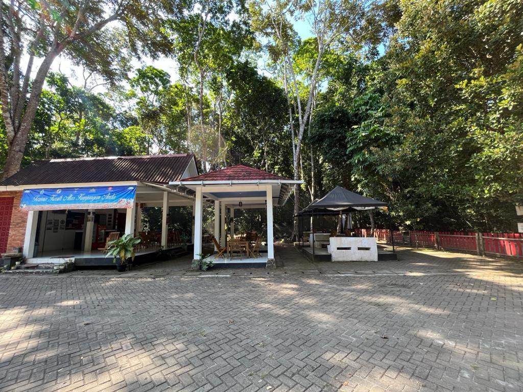 בניוואנגי Capital O 92612 Penginapan D'Alas Purwo & Beachnearpadang Savana Sadengan מראה חיצוני תמונה